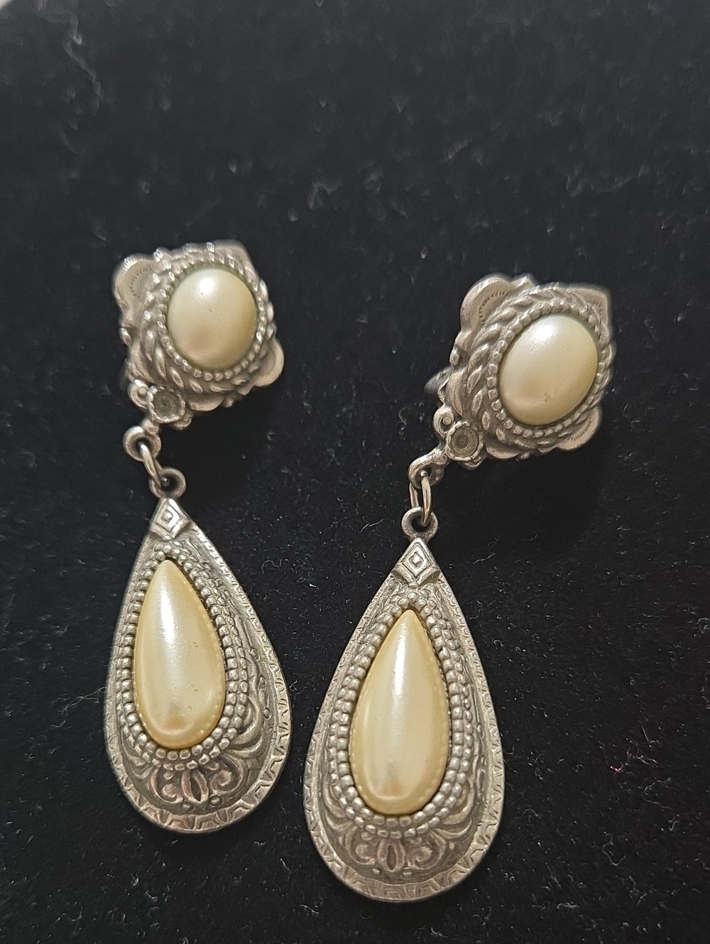 Vintage-Inspired Cream Teardrop Drop Earrings - Women Jewelry